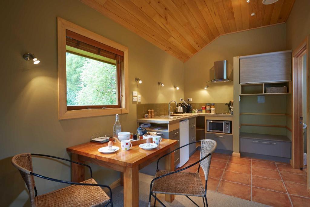 The Resurgence luxury eco lodge Motueka Habitación foto